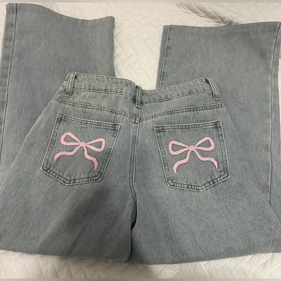 *EDIKTED JEANS WITH BOWS* - Picture 6 of 6